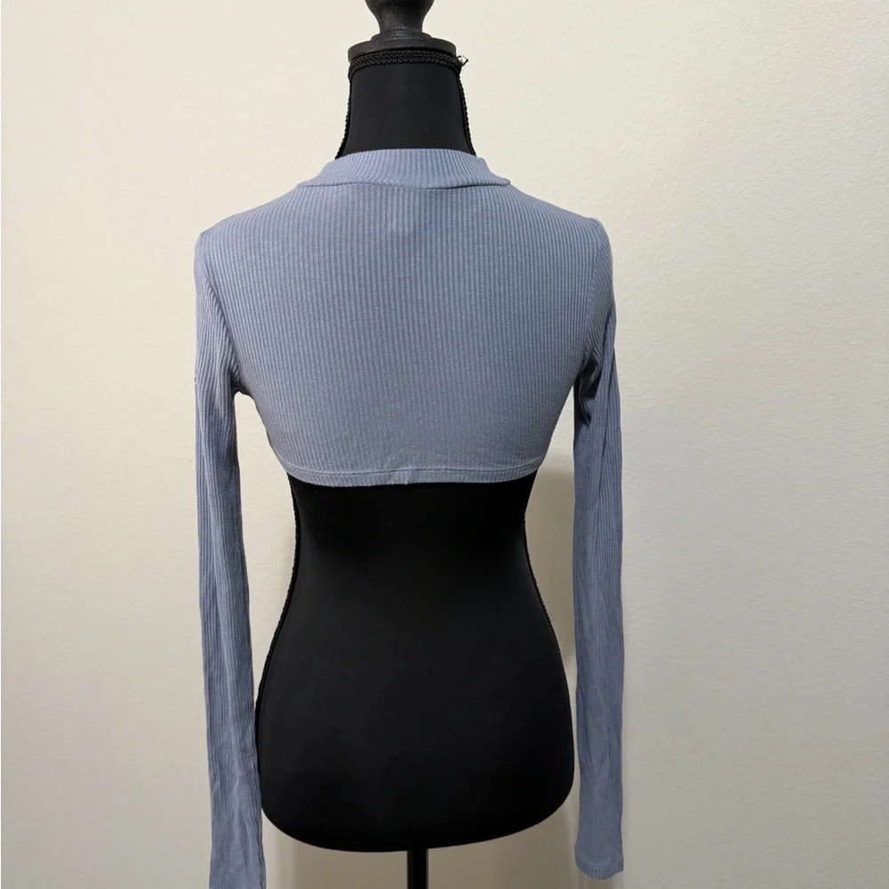 🔥SALE🔥ALO Yoga Ribbed Thrill Seaker shrug - Light Blue